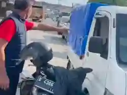 Detik-detik Kapolsek Cileungsi Menangkap Pengoplos LPG yang Nyamar Jadi Kurir